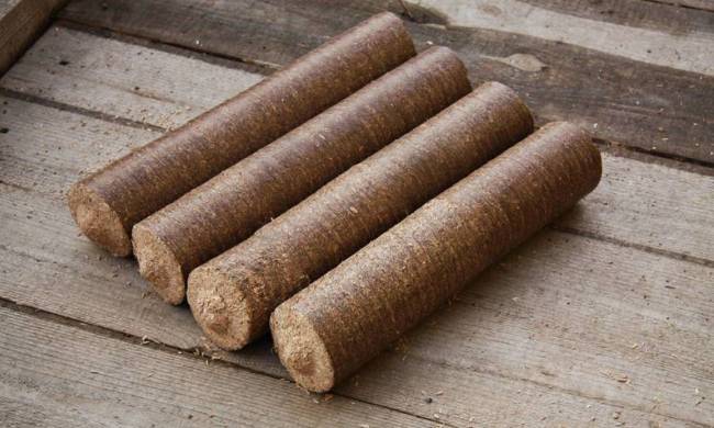 Cylindrical fuel briquettes