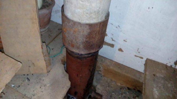 Cómo aislar una tubería de chimenea de amianto, ladrillo, canales metálicos