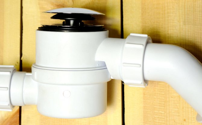 If the shower siphon will be used infrequently, it is recommended to install a dry odor trap.