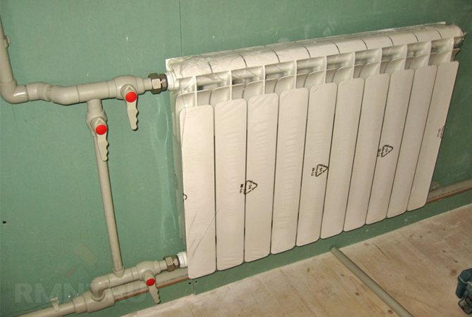 Fittings for a cast iron radiator