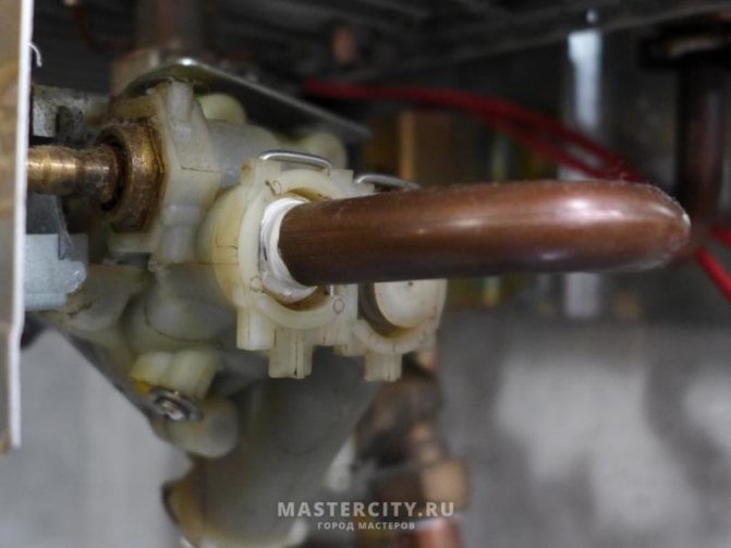 Încălzitor de apă pe gaz Bosch / Junkers. Reparații și modernizare DIY. - foto 17