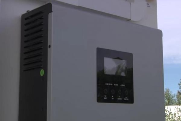 Inverter - spenningsomformer til 220 V.