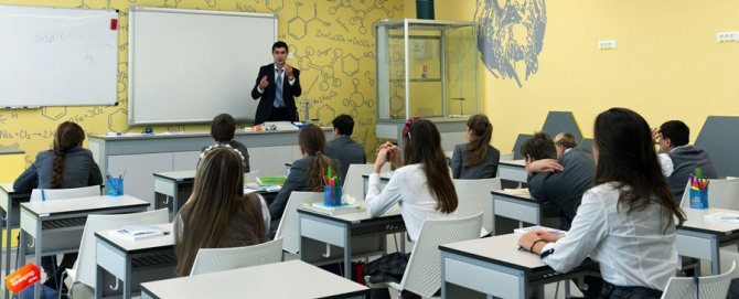 quanto spesso pulire la scuola