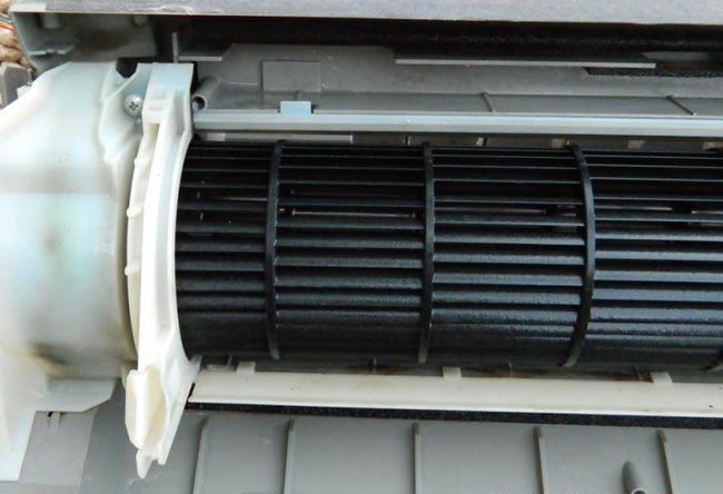 Hoe de ventilator van de airconditioner zou moeten werken: het werkingsprincipe van het apparaat en de oorzaken van storingen