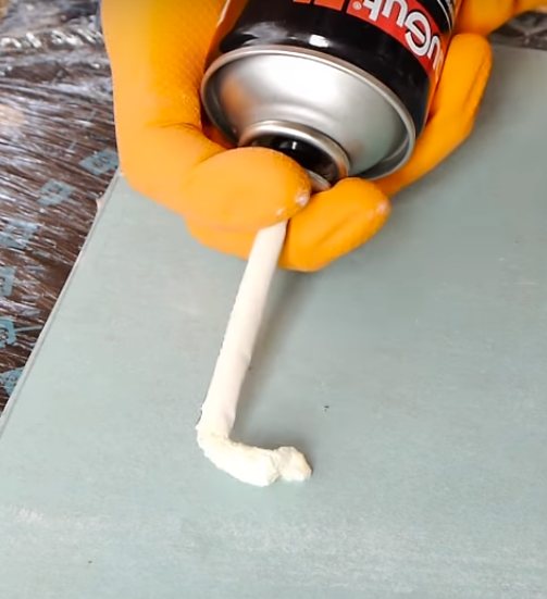 how to use a foam can