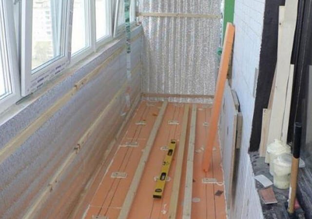 làm thế nào để tạo ra một ngưỡng cửa trên ban công từ một tấm laminate