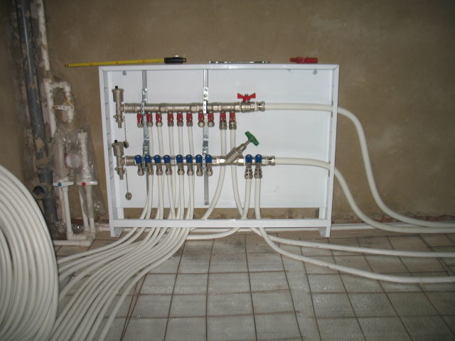 Manifold cabinet para sa underfloor heating