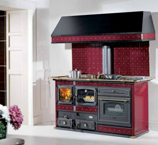 Forno da cucina con piano cottura