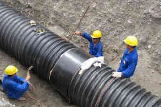 Installation of industrial PE pipes