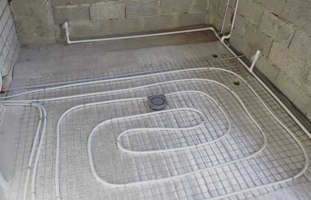 Pag-install ng underfloor heating na may reinforced mesh