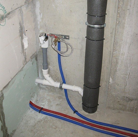 Installation of heating pipes Rehau