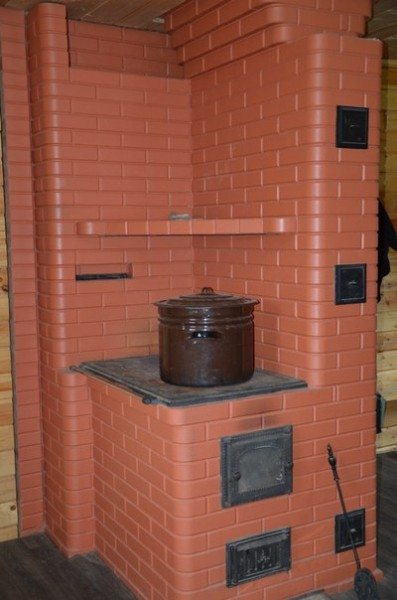 The photo shows a small brick oven for the house. Isn't it pretty?