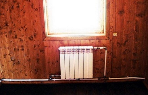 Viens radiators savienots ar vienu cauruli