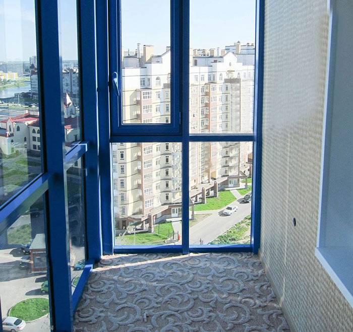 Panoramic glazing of a balcony: types and features of technology