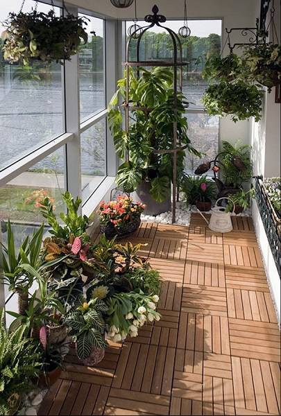 Panoramic glazing of a balcony: types and features of technology