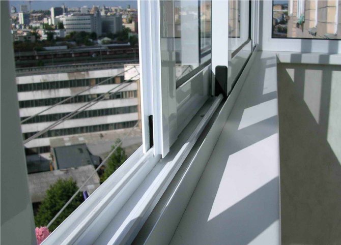 Parallel sliding aluminum frame structures