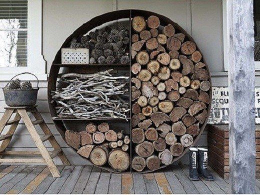 Woodpiles for firewood can look very original, for example, as in the photo