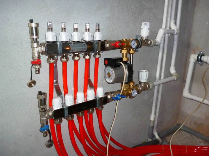 Heating distribution manifold