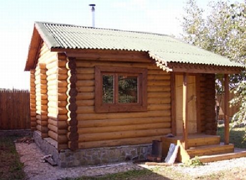 Fig. 1 Bath with insulated foundation