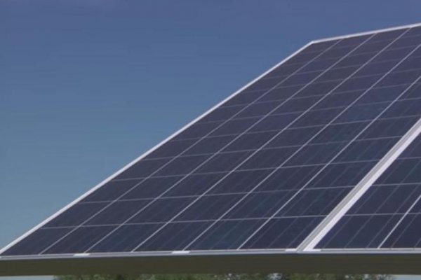 Zonnepanelen - batterijen met fotovoltaïsche cellen