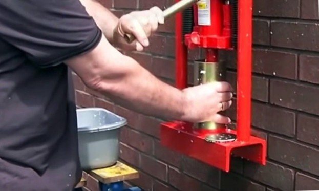 Home-made, industrial machines for making briquettes from sawdust