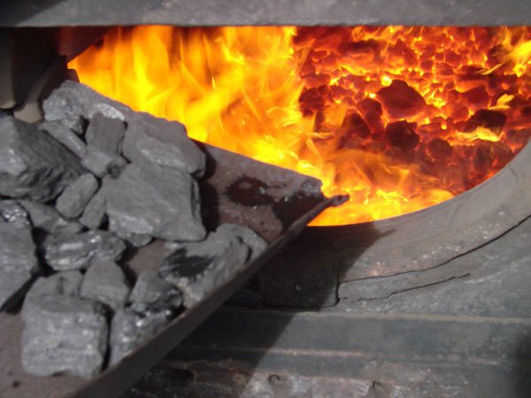 Burning temperature of coal. Combustion temperature of charcoal and coal in various devices