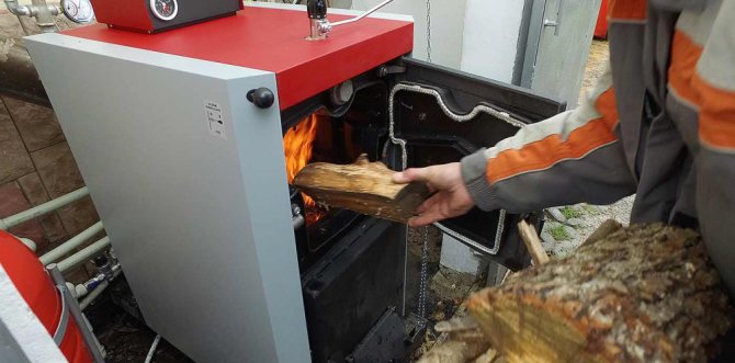 vastebrandstofketel met hoog rendement (hoofdschakelaar)