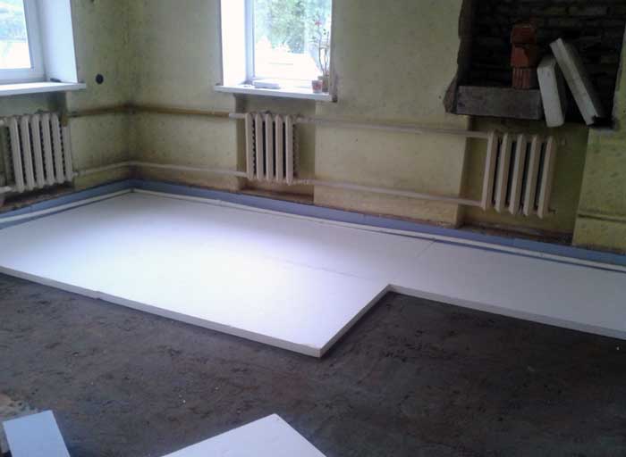 Floor insulation under the screed