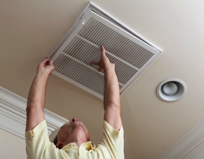 Ventilación en un apartamento con ventanas de plástico.